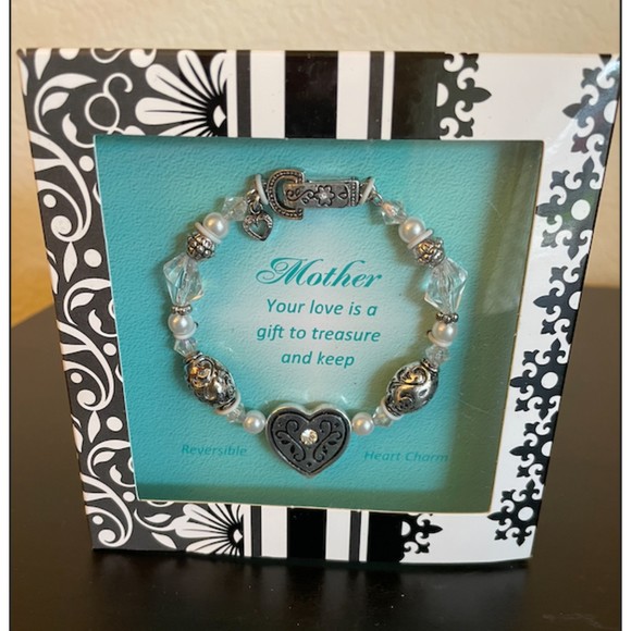 Mother Heart Pearl and Beads Reversible Heart -Clasp Bracelet - Picture 1 of 6